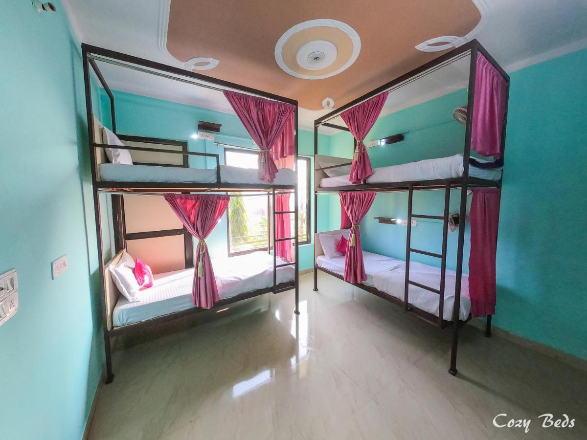 Hostel Cozy Beds Rishīkesh Buitenkant foto